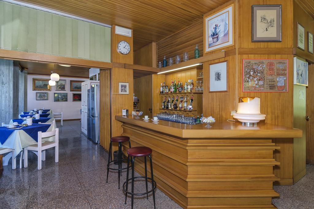 Hotel Brasilia مارينا دي بييتراسانْت المظهر الخارجي الصورة