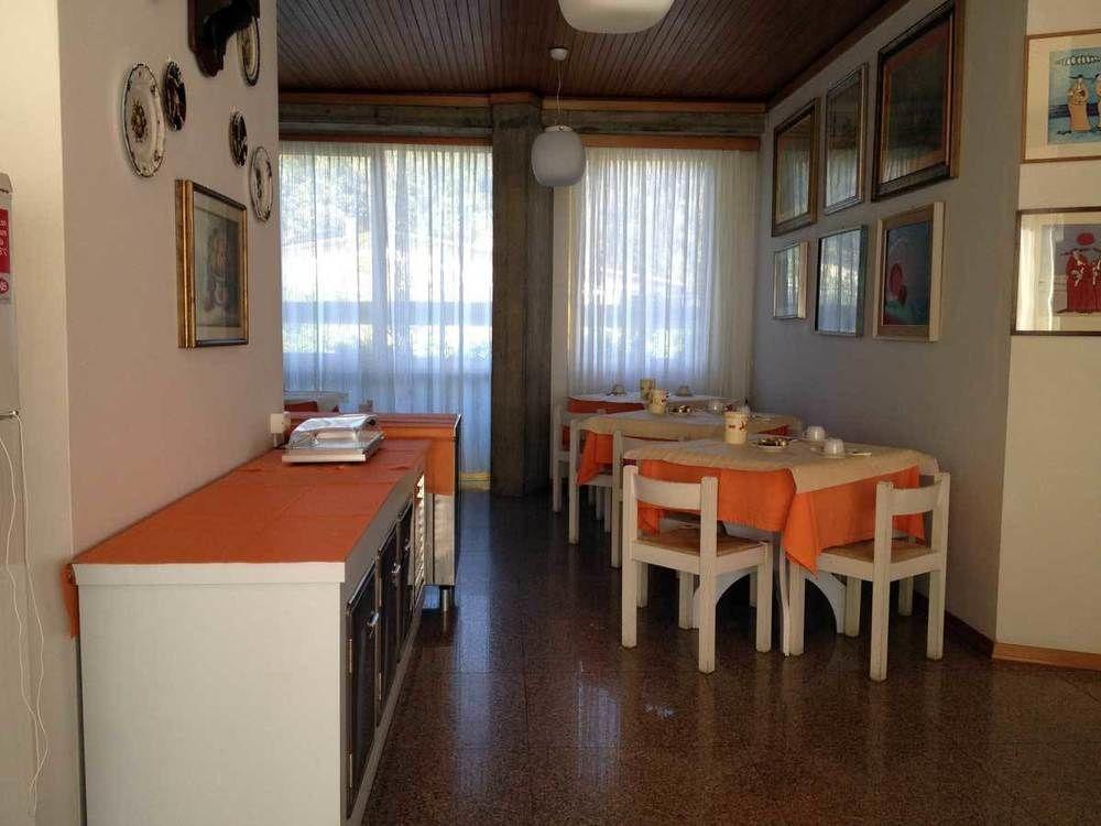 Hotel Brasilia مارينا دي بييتراسانْت المظهر الخارجي الصورة