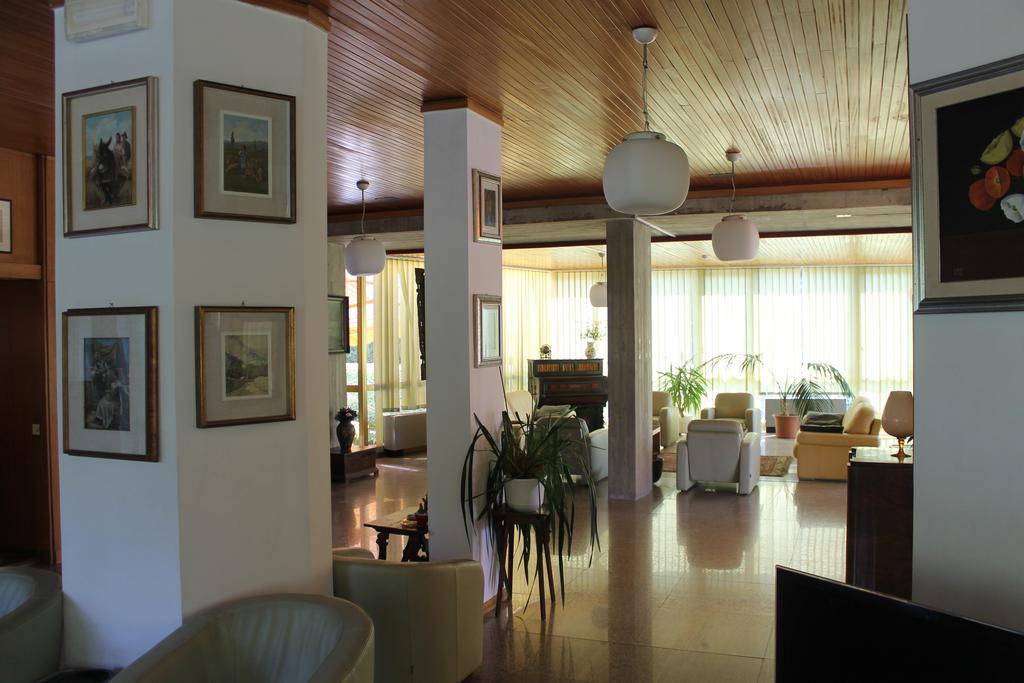 Hotel Brasilia مارينا دي بييتراسانْت المظهر الخارجي الصورة