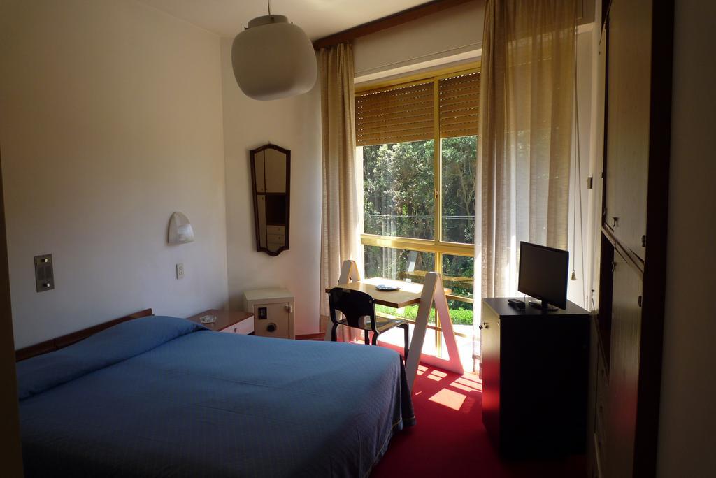 Hotel Brasilia مارينا دي بييتراسانْت المظهر الخارجي الصورة