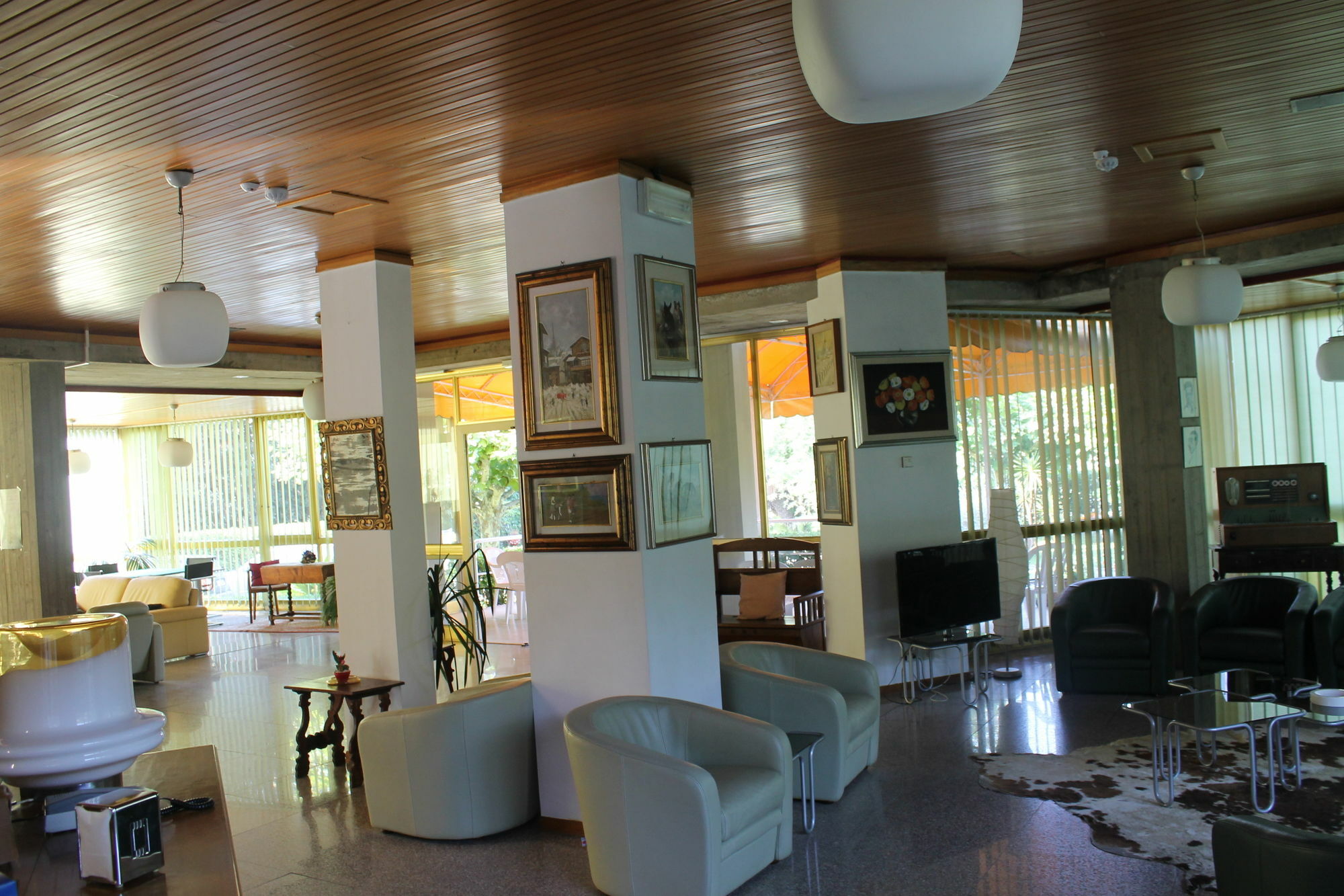Hotel Brasilia مارينا دي بييتراسانْت المظهر الخارجي الصورة