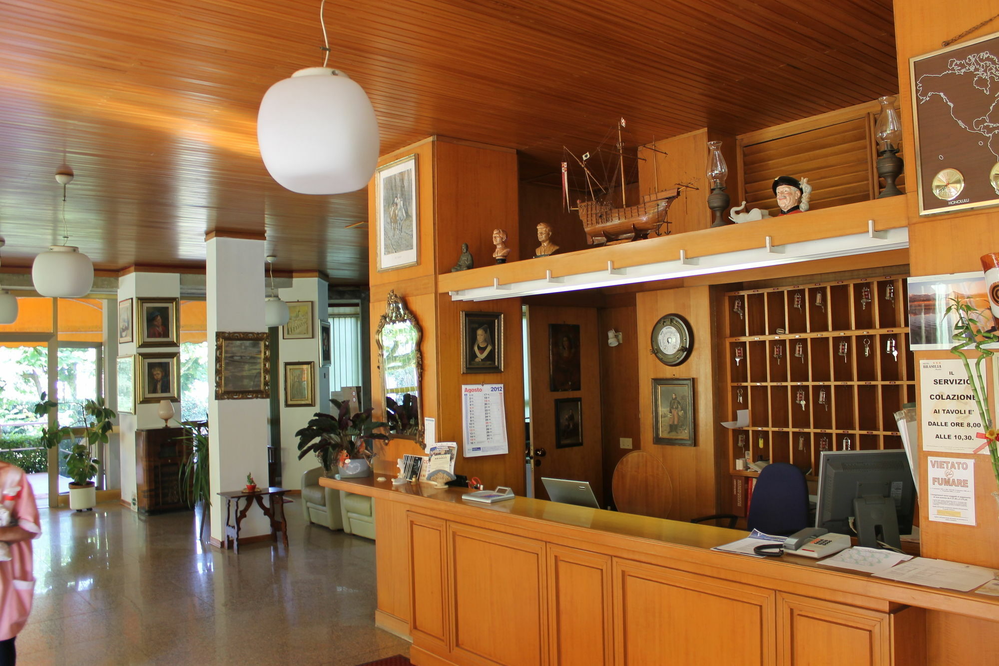 Hotel Brasilia مارينا دي بييتراسانْت المظهر الخارجي الصورة